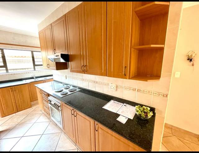 3 BEDROOM TOWNHOUSE FOR SALE IN CHANCLIFF RIDGE
